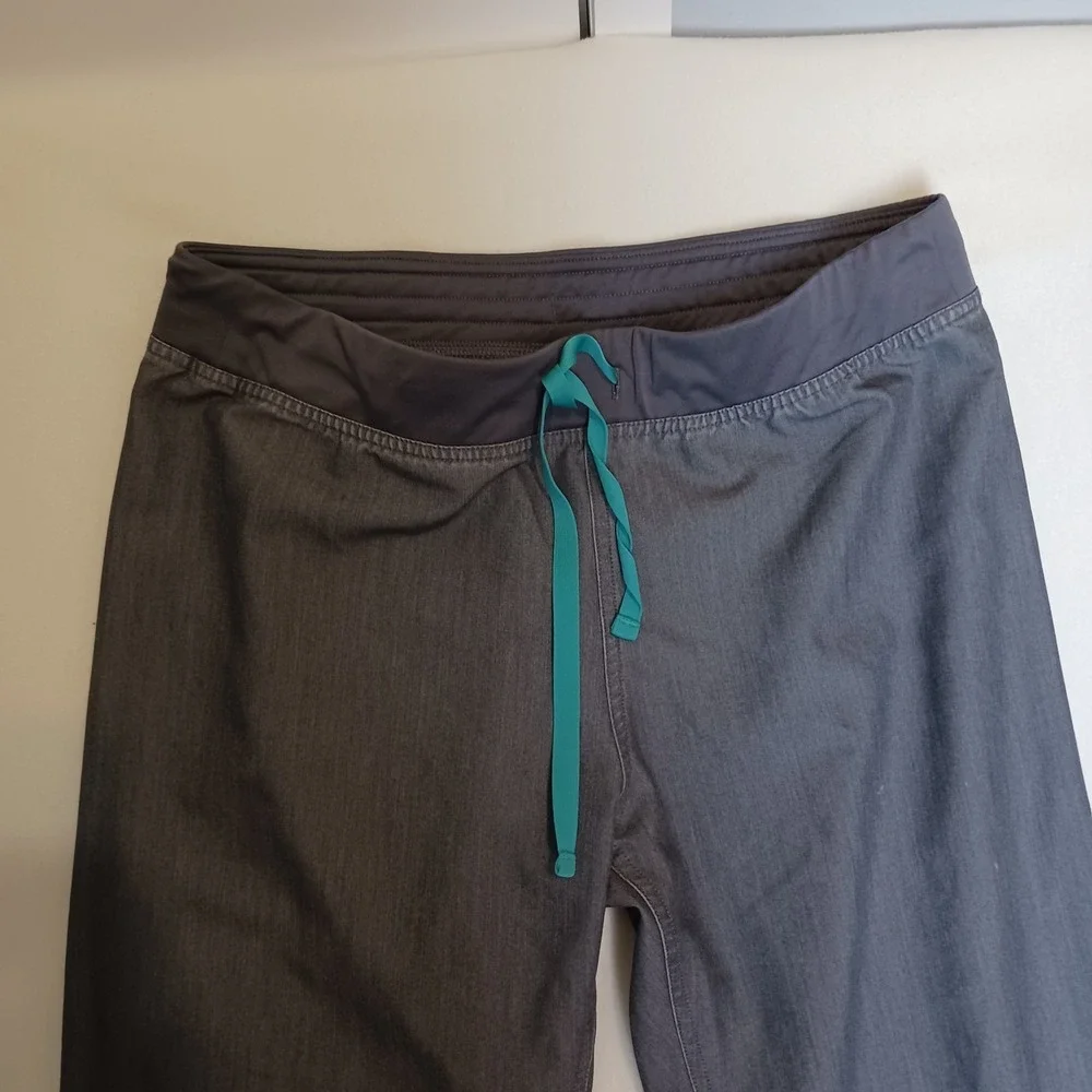 FIGS Technical Collection Men's Gray Scrub Pants Drawstring Waist M/T